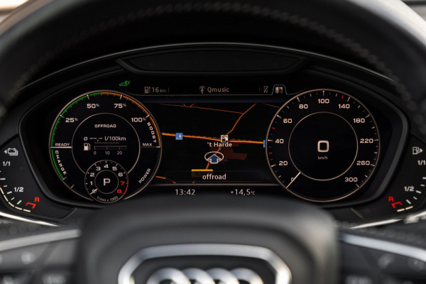 Audi Q5 55 TFSI e Quattro S Edition 367 PK Pano RS-Zetels Trekhaak Virtual 360 Camera B&O 20''