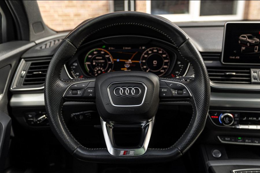 Audi Q5 55 TFSI e Quattro S Edition 367 PK Pano RS-Zetels Trekhaak Virtual 360 Camera B&O 20''