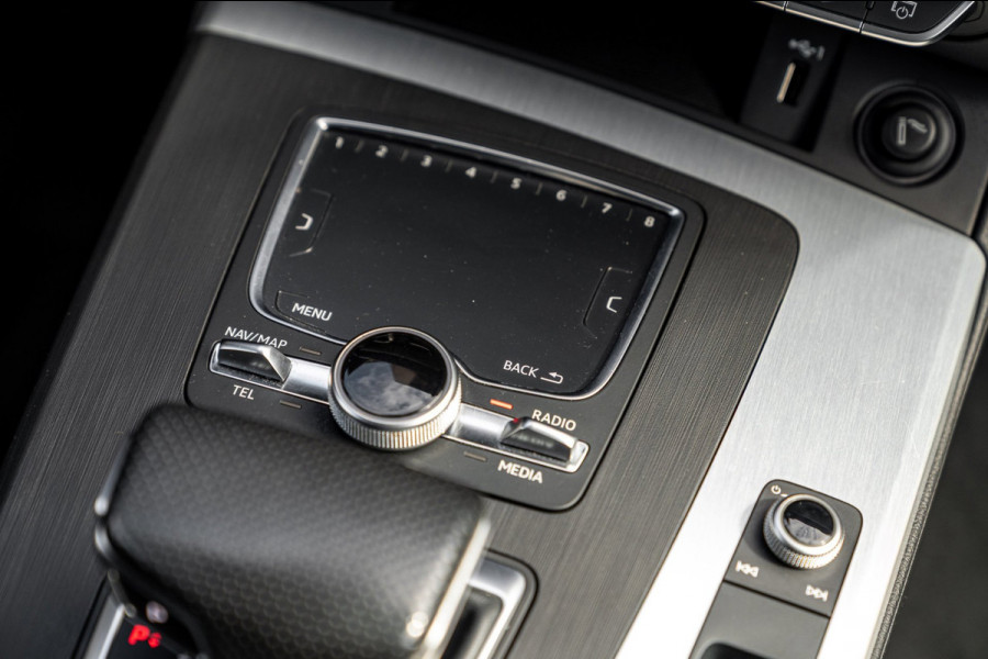 Audi Q5 55 TFSI e Quattro S Edition 367 PK Pano RS-Zetels Trekhaak Virtual 360 Camera B&O 20''