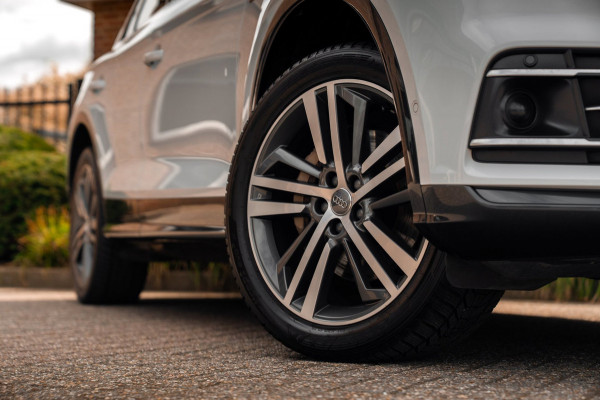 Audi Q5 55 TFSI e Quattro S Edition 367 PK Pano RS-Zetels Trekhaak Virtual 360 Camera B&O 20''