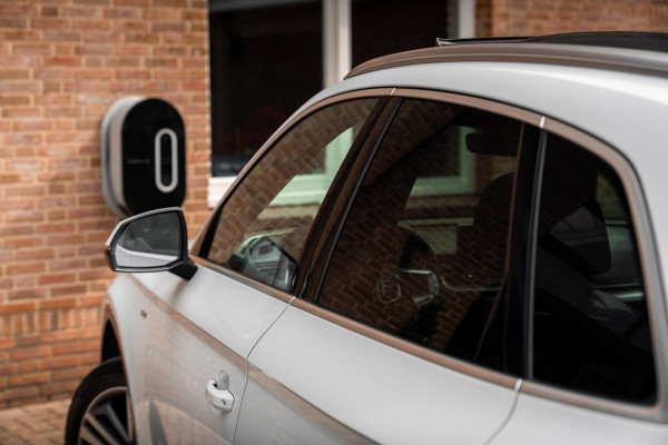 Audi Q5 55 TFSI e Quattro S Edition 367 PK Pano RS-Zetels Trekhaak Virtual 360 Camera B&O 20''