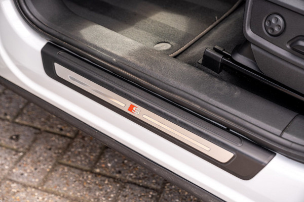 Audi Q5 55 TFSI e Quattro S Edition 367 PK Pano RS-Zetels Trekhaak Virtual 360 Camera B&O 20''