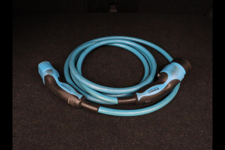 Volvo XC40 Recharge P8 AWD R-Design | SOH 90.6% | Leder/Alcantara | Stoelverwarming | Harman/Kardon | Adaptive cruise | Side Assist | Carplay | Stuurverwarming | Navigatie | Full LED | Camera