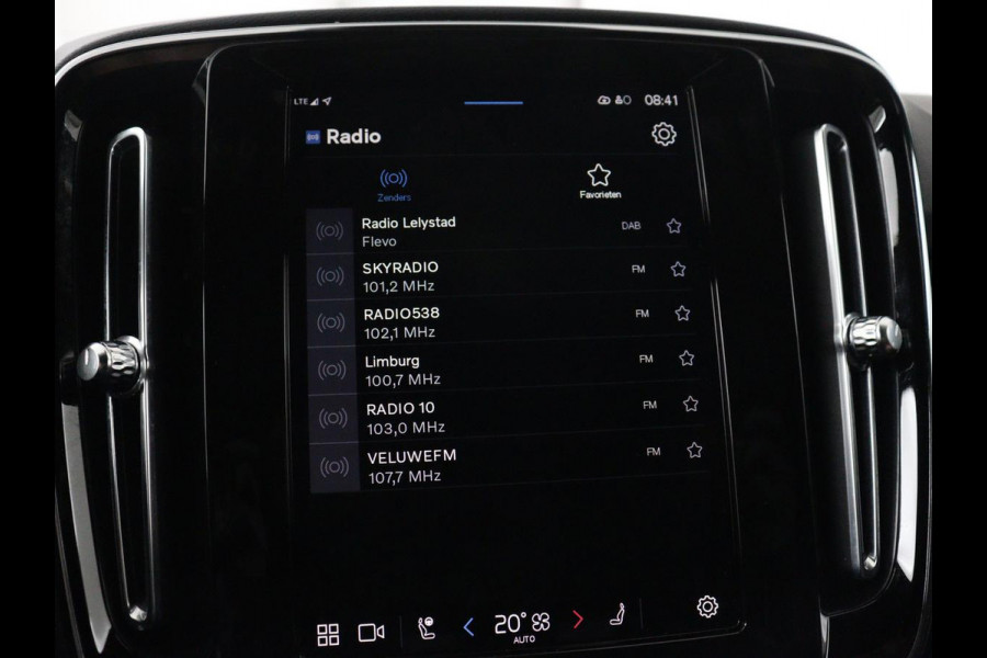Volvo XC40 Recharge P8 AWD R-Design | SOH 90.6% | Leder/Alcantara | Stoelverwarming | Harman/Kardon | Adaptive cruise | Side Assist | Carplay | Stuurverwarming | Navigatie | Full LED | Camera