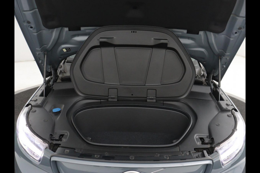 Volvo XC40 Recharge P8 AWD R-Design | SOH 90.6% | Leder/Alcantara | Stoelverwarming | Harman/Kardon | Adaptive cruise | Side Assist | Carplay | Stuurverwarming | Navigatie | Full LED | Camera