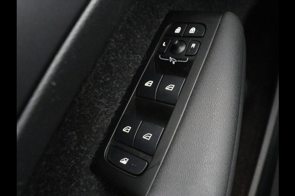 Volvo XC40 Recharge P8 AWD R-Design | SOH 90.6% | Leder/Alcantara | Stoelverwarming | Harman/Kardon | Adaptive cruise | Side Assist | Carplay | Stuurverwarming | Navigatie | Full LED | Camera