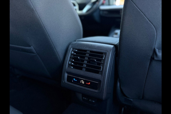 Volkswagen Golf 1.0 eTSI AUTOMAAT Life Business, vele opties, led verlichting,stoel-stuurverwarming, 1 e eigenaar, NL auto met nap