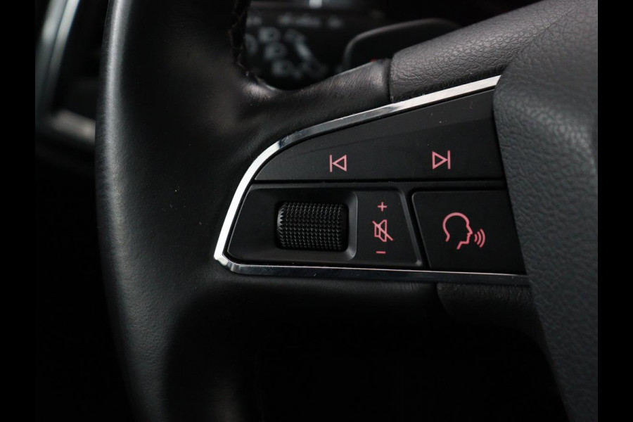 Seat Ateca 1.5 TSI Style | Automaat | Trekhaak | Camera | Carplay | Navigatie | Cruise control | Climate control | Getint glas