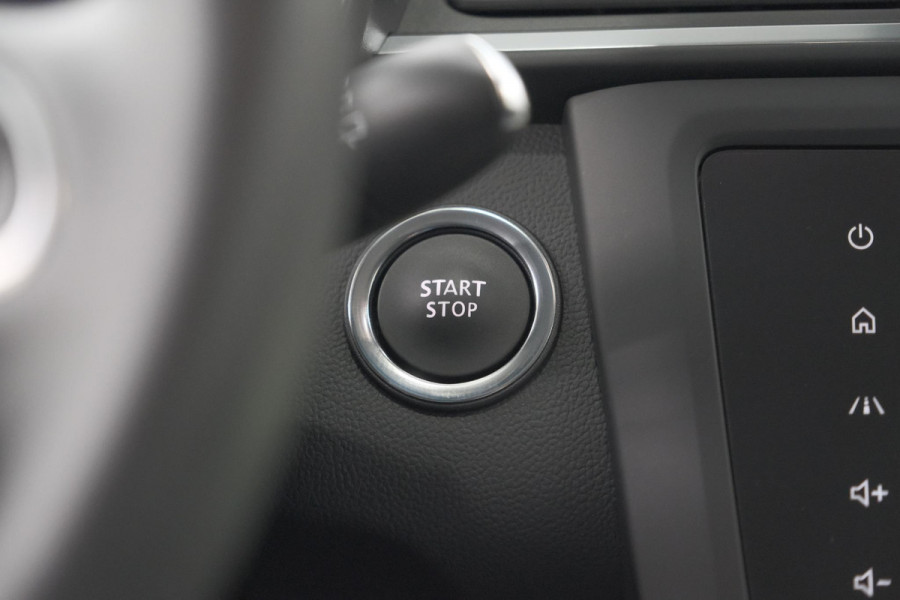 Renault Kadjar TCe 140 EDC Techno | Trekhaak | Camera | Panoramadak | Dodehoekdetectie
