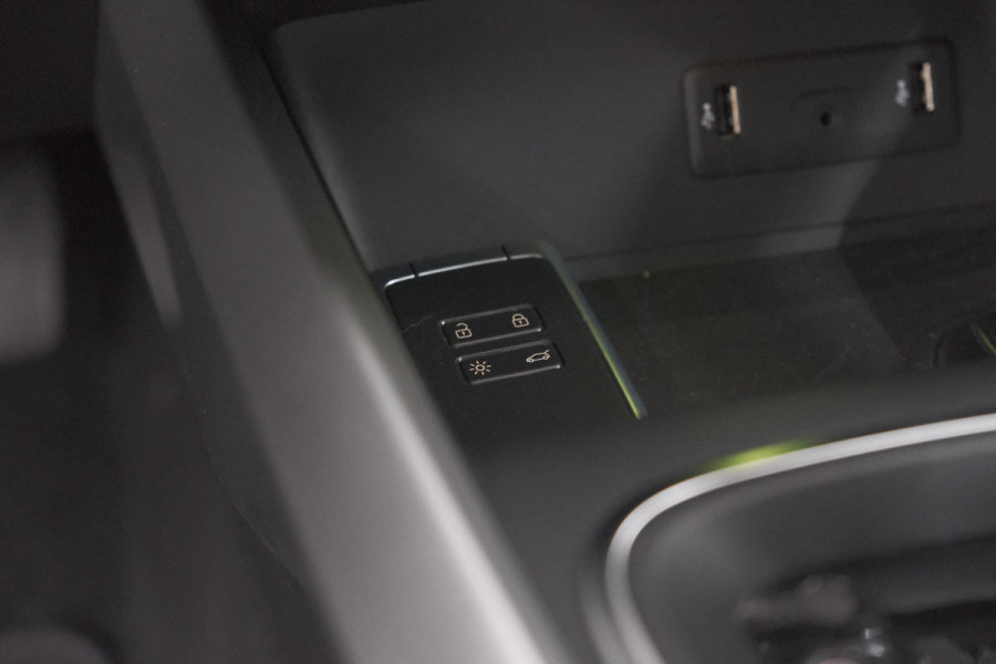 Renault Kadjar TCe 140 EDC Techno | Trekhaak | Camera | Panoramadak | Dodehoekdetectie