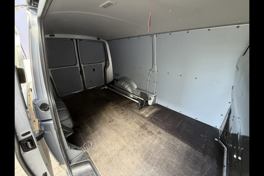 Volkswagen Transporter 2.0 TDI L2H1 150PK Euro6 CarPlay/cruise control/Trekhaak/dab