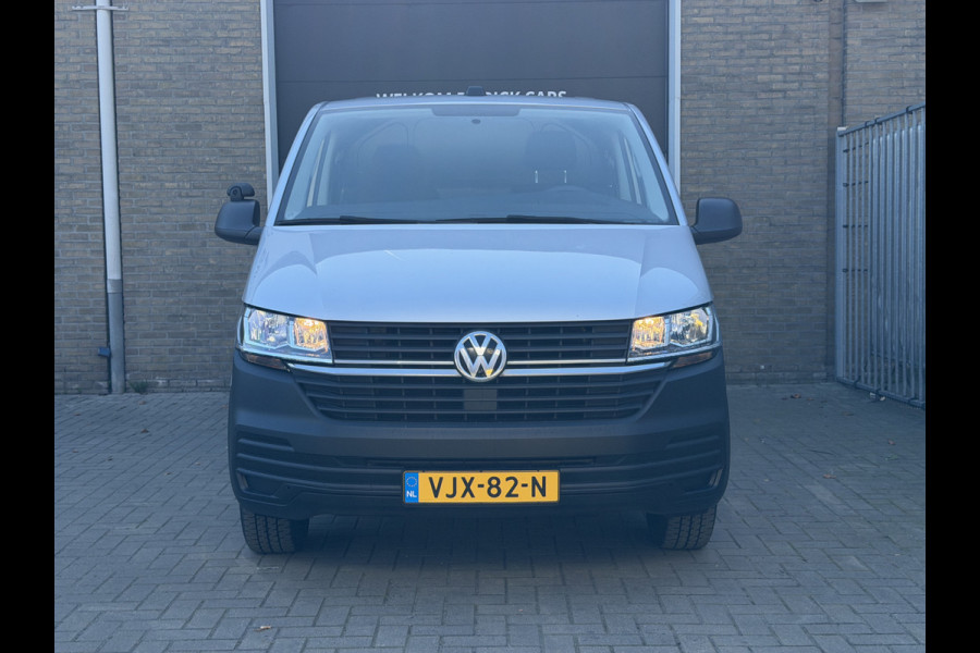 Volkswagen Transporter 2.0 TDI L2H1 150PK Euro6 CarPlay/cruise control/Trekhaak/dab