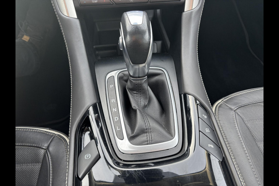 Ford Mondeo Wagon 2.0 IVCT HEV Vignale 187 pk | Panoramadak |  Adaptieve cruise  control |  Trekhaak | Winter Pack | Adaptive cruise control |  Achteruitrijcamera | Bestuurdersstoel Met Geheugen