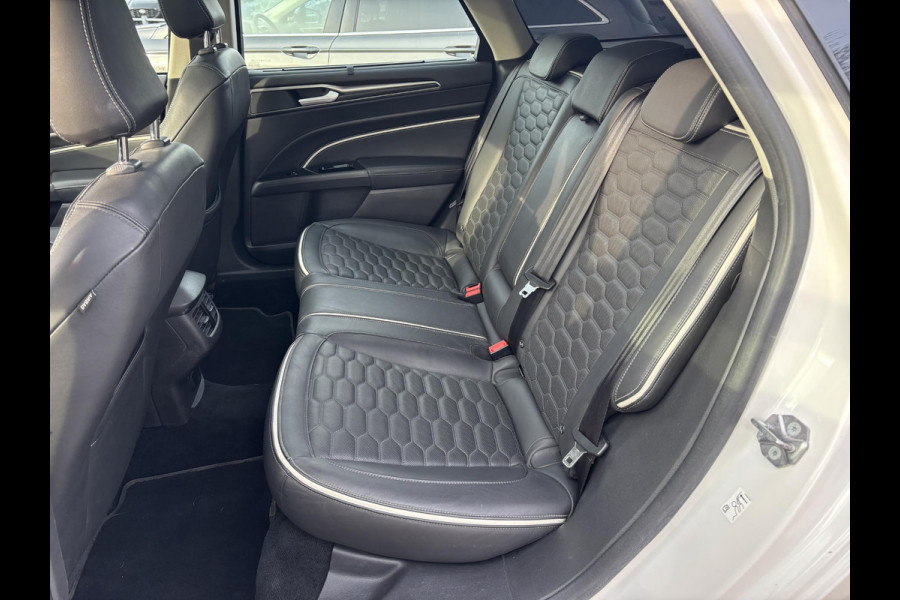 Ford Mondeo Wagon 2.0 IVCT HEV Vignale 187 pk | Panoramadak |  Adaptieve cruise  control |  Trekhaak | Winter Pack | Adaptive cruise control |  Achteruitrijcamera | Bestuurdersstoel Met Geheugen