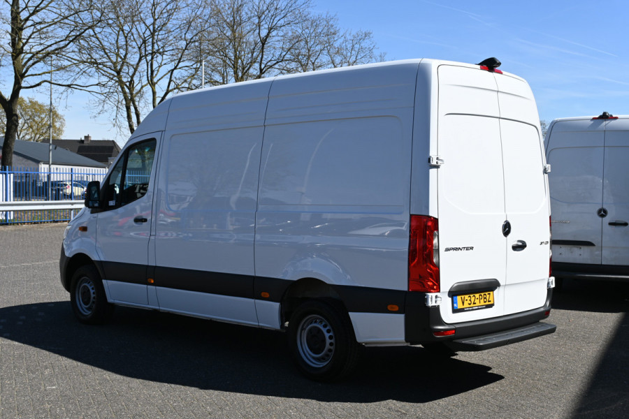 Mercedes-Benz Sprinter 317 CDI L2H2 Pro LED, Geveerde stoel, Navigatie met camera