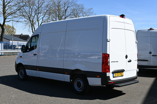 Mercedes-Benz Sprinter 317 CDI L2H2 Pro LED, Geveerde stoel, Navigatie met camera