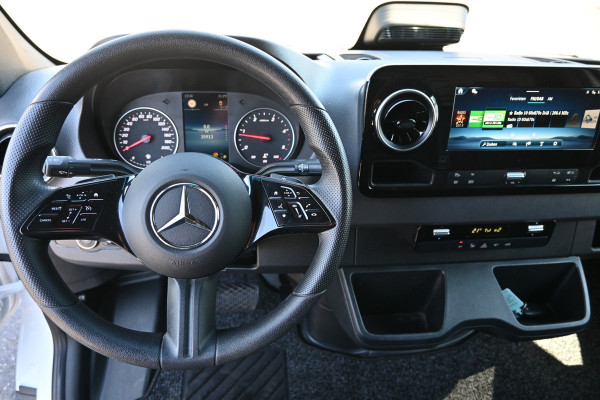 Mercedes-Benz Sprinter 317 CDI L2H2 Pro LED, Geveerde stoel, Navigatie met camera