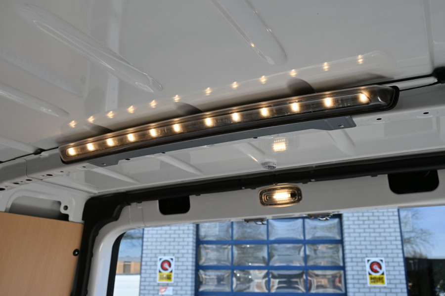 Mercedes-Benz Sprinter 317 CDI L2H2 Pro LED, Geveerde stoel, Navigatie met camera
