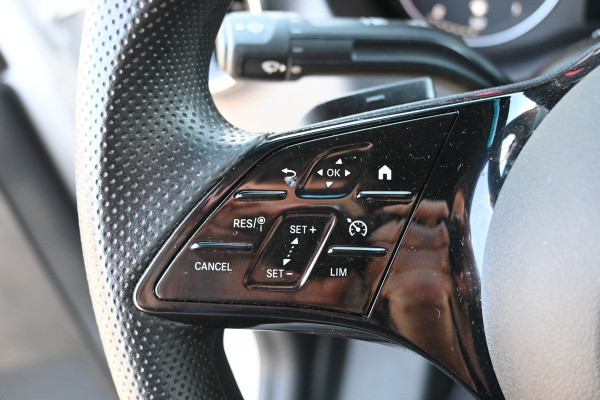 Mercedes-Benz Sprinter 317 CDI L2H2 Pro LED, Geveerde stoel, Navigatie met camera