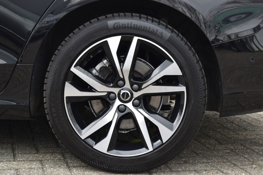 Volvo V60 B4 211PK Automaat Plus Dark | Trekhaak | ACC | Leder | Stoelverwarming | 360 Camera | 18"LMV
