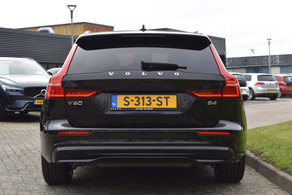 Volvo V60 B4 211PK Automaat Plus Dark | Trekhaak | ACC | Leder | Stoelverwarming | 360 Camera | 18"LMV