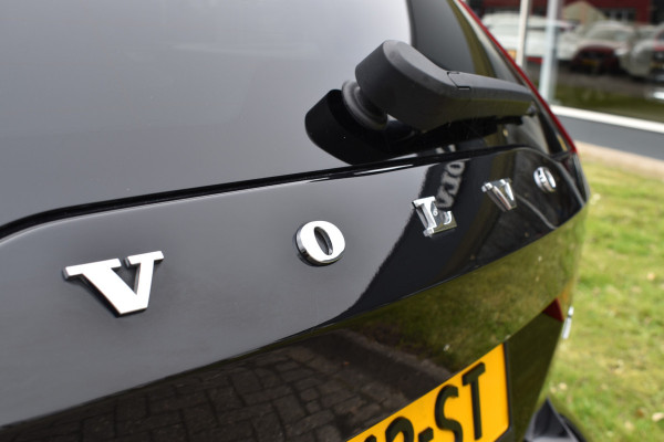 Volvo V60 B4 211PK Automaat Plus Dark | Trekhaak | ACC | Leder | Stoelverwarming | 360 Camera | 18"LMV