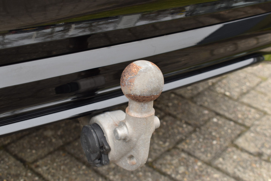 Volvo V60 B4 211PK Automaat Plus Dark | Trekhaak | ACC | Leder | Stoelverwarming | 360 Camera | 18"LMV