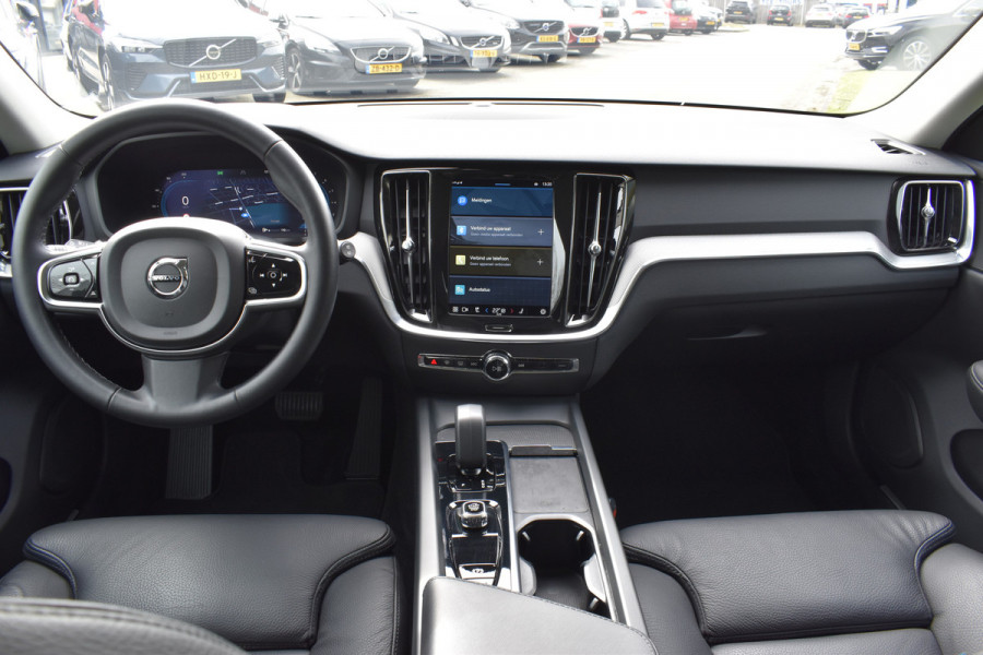 Volvo V60 B4 211PK Automaat Plus Dark | Trekhaak | ACC | Leder | Stoelverwarming | 360 Camera | 18"LMV