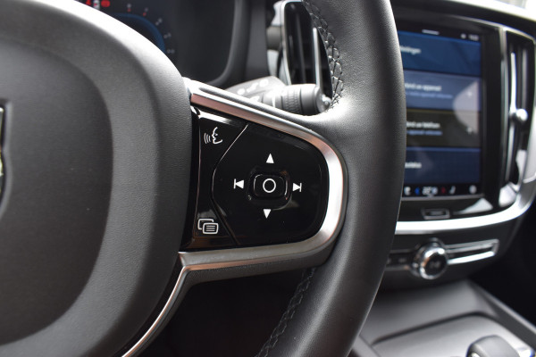 Volvo V60 B4 211PK Automaat Plus Dark | Trekhaak | ACC | Leder | Stoelverwarming | 360 Camera | 18"LMV