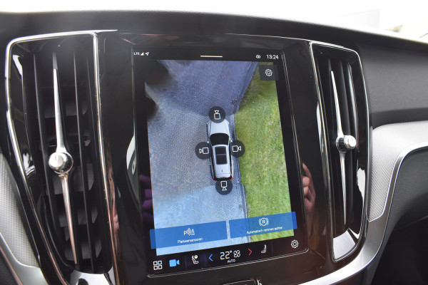 Volvo V60 B4 211PK Automaat Plus Dark | Trekhaak | ACC | Leder | Stoelverwarming | 360 Camera | 18"LMV