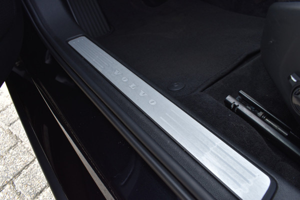 Volvo V60 B4 211PK Automaat Plus Dark | Trekhaak | ACC | Leder | Stoelverwarming | 360 Camera | 18"LMV