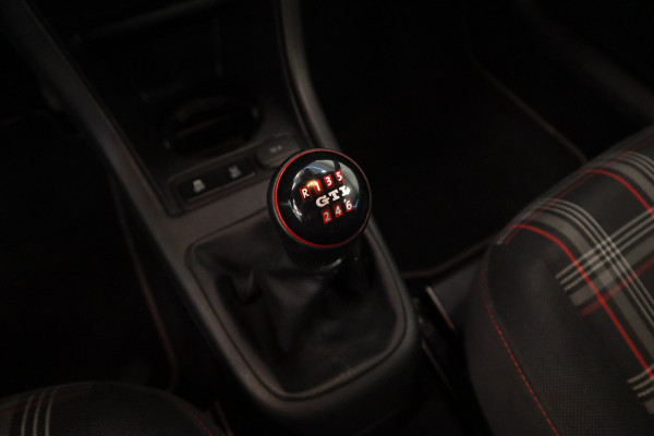 Volkswagen up! 1.0 TSI GTI Dealer onderhouden