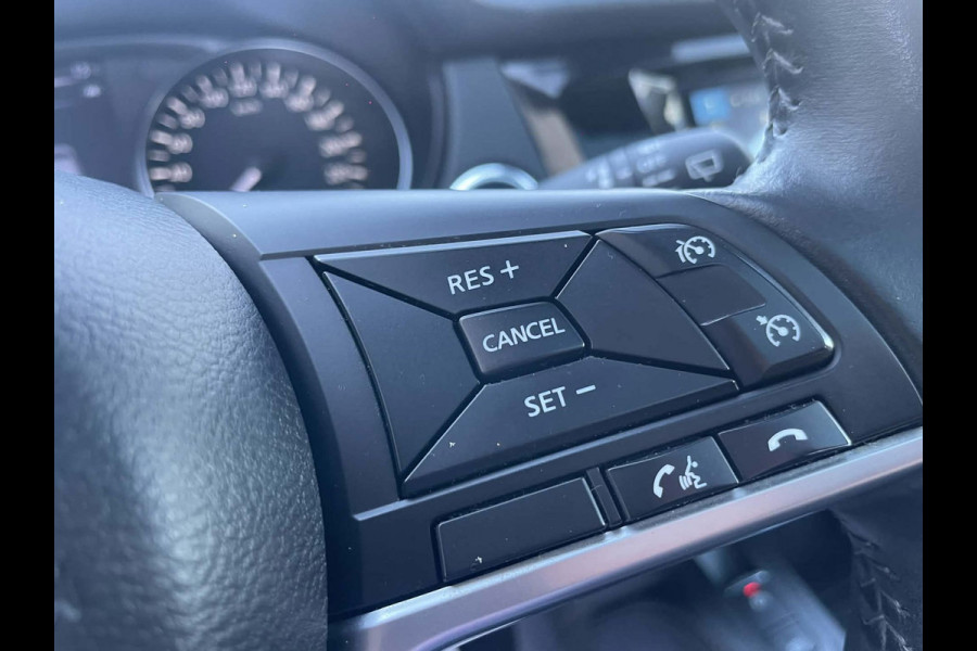 Nissan QASHQAI 1.2 Tekna + / panoramadak / stoelverwarming / Bose