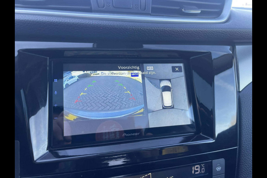 Nissan QASHQAI 1.2 Tekna + / panoramadak / stoelverwarming / Bose