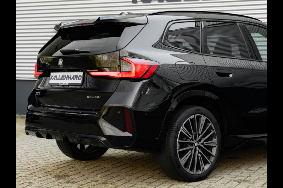 BMW X1 sDrive18i M-Sport Pro - Full-Option - ACC - Trekhaak - Memory