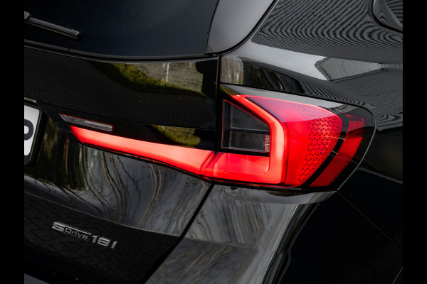 BMW X1 sDrive18i M-Sport Pro - Full-Option - ACC - Trekhaak - Memory