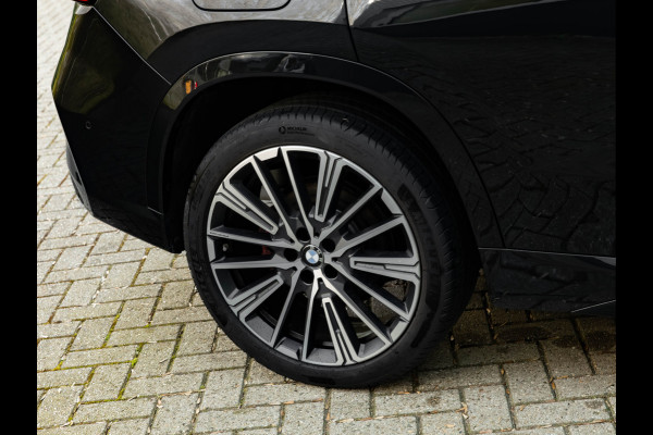 BMW X1 sDrive18i M-Sport Pro - Full-Option - ACC - Trekhaak - Memory