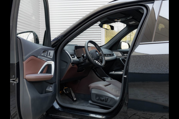 BMW X1 sDrive18i M-Sport Pro - Full-Option - ACC - Trekhaak - Memory
