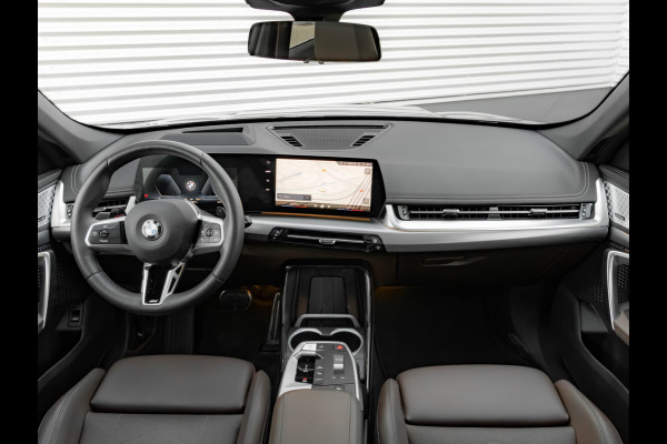 BMW X1 sDrive18i M-Sport Pro - Full-Option - ACC - Trekhaak - Memory