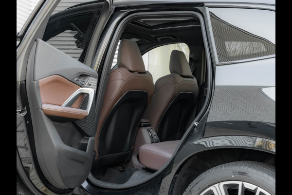 BMW X1 sDrive18i M-Sport Pro - Full-Option - ACC - Trekhaak - Memory