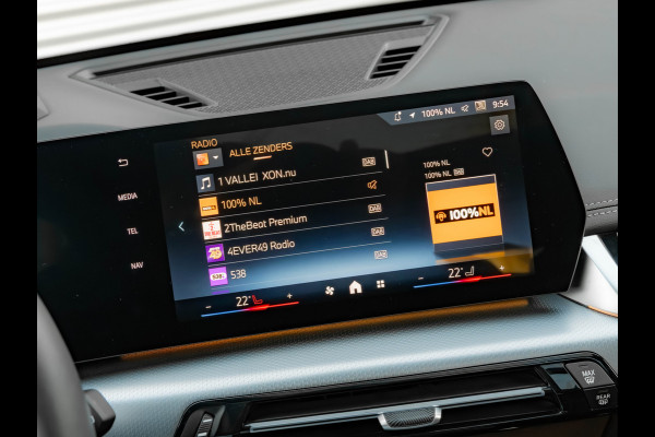 BMW X1 sDrive18i M-Sport Pro - Full-Option - ACC - Trekhaak - Memory