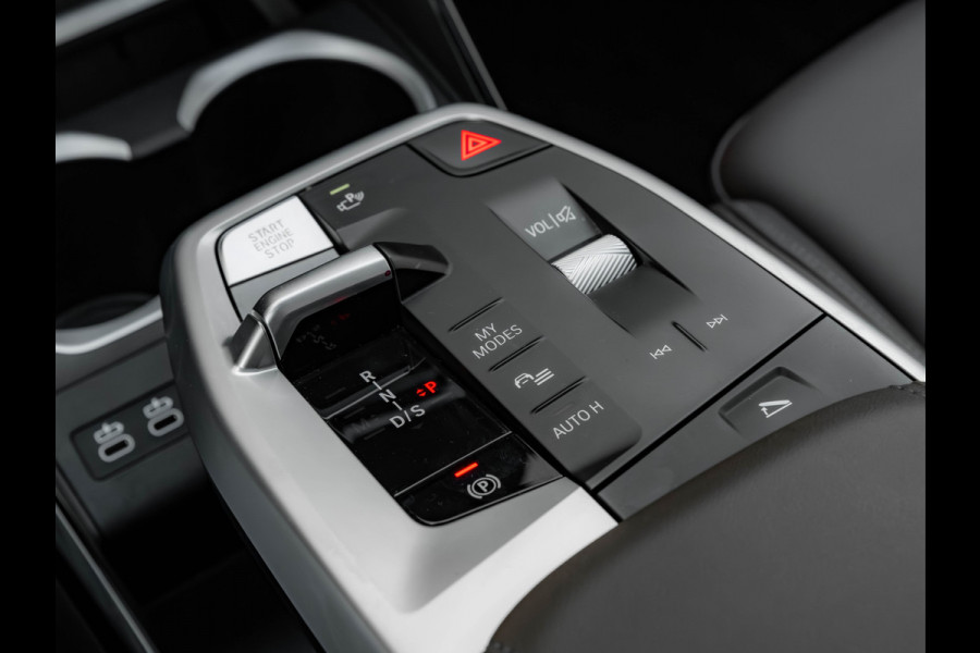 BMW X1 sDrive18i M-Sport Pro - Full-Option - ACC - Trekhaak - Memory