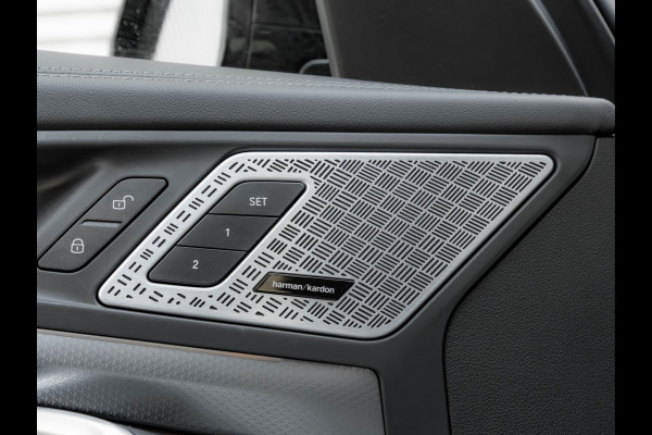 BMW X1 sDrive18i M-Sport Pro - Full-Option - ACC - Trekhaak - Memory