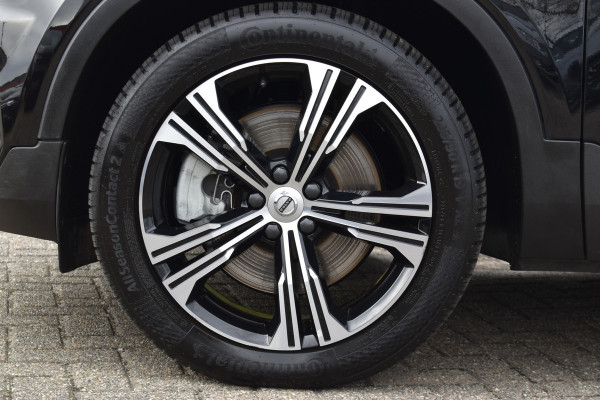 Volvo XC40 T4 211PK Recharge Inscription | ACC | Trekhaak | Leder | Camera | Stoelverwarming | 19"LMV