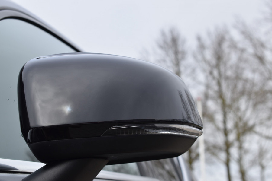 Volvo XC40 T4 211PK Recharge Inscription | ACC | Trekhaak | Leder | Camera | Stoelverwarming | 19"LMV