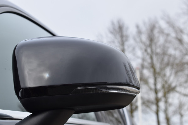 Volvo XC40 T4 211PK Recharge Inscription | ACC | Trekhaak | Leder | Camera | Stoelverwarming | 19"LMV