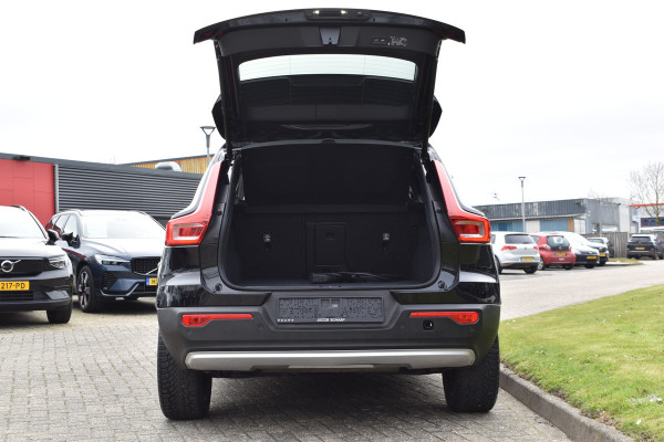 Volvo XC40 T4 211PK Recharge Inscription | ACC | Trekhaak | Leder | Camera | Stoelverwarming | 19"LMV