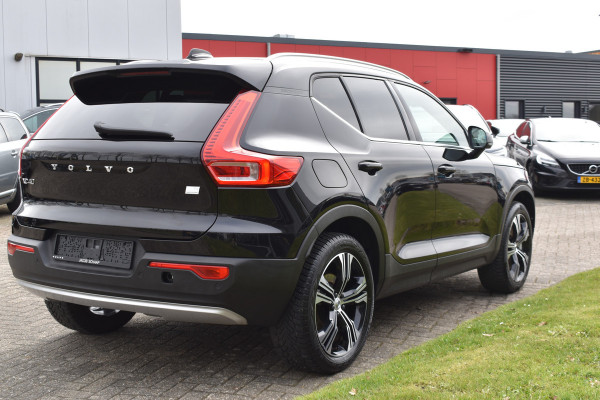 Volvo XC40 T4 211PK Recharge Inscription | ACC | Trekhaak | Leder | Camera | Stoelverwarming | 19"LMV