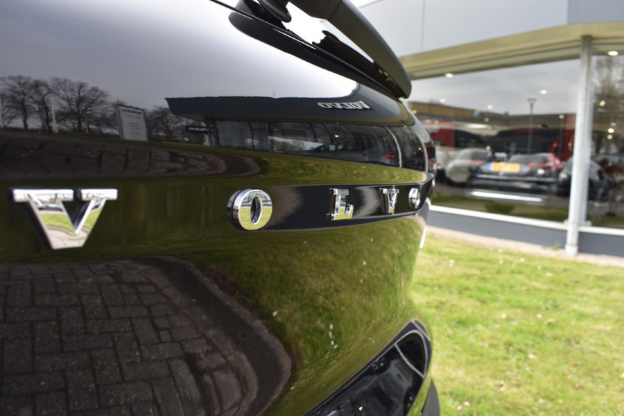 Volvo XC40 T4 211PK Recharge Inscription | ACC | Trekhaak | Leder | Camera | Stoelverwarming | 19"LMV