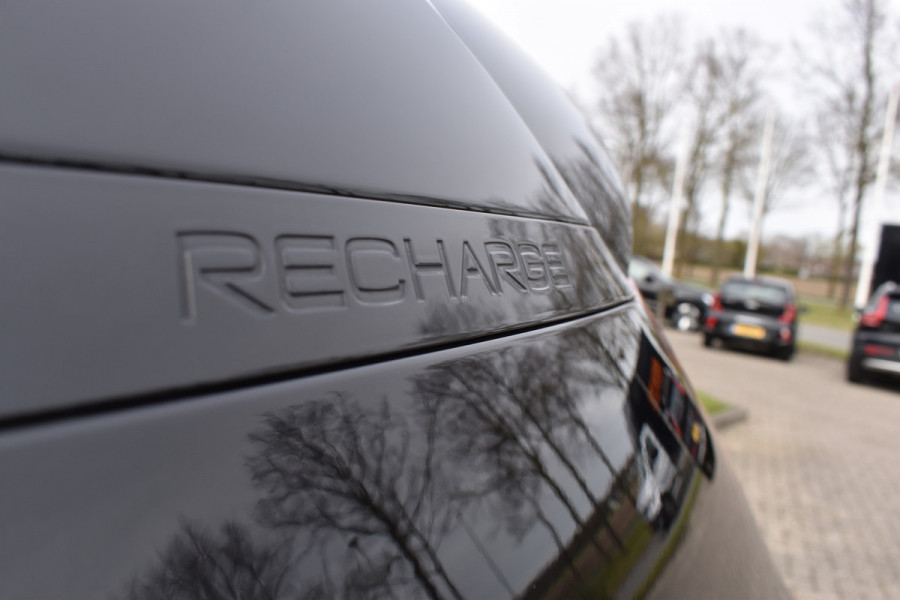 Volvo XC40 T4 211PK Recharge Inscription | ACC | Trekhaak | Leder | Camera | Stoelverwarming | 19"LMV